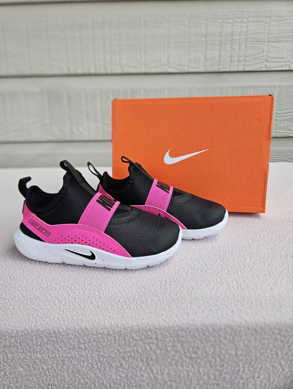 Nike Flex Runner 4 Slip-On Sneaker SZ 9C Black Pink IF2895-604